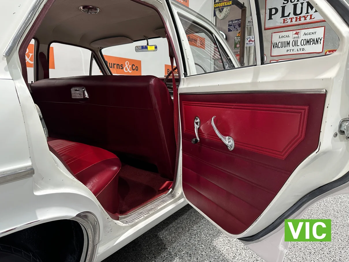 HR Holden with Dante & Mephisto Red trim — Special Sedan