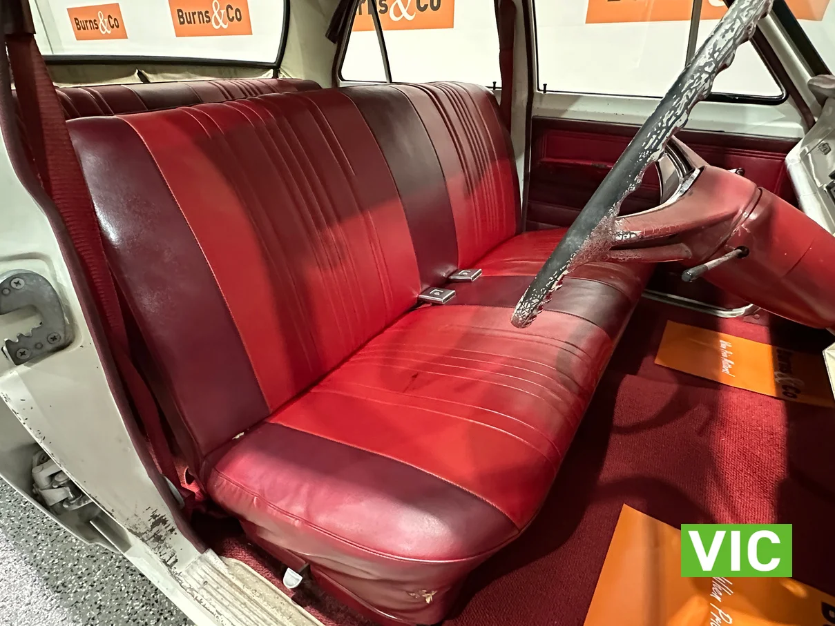 HR Holden with Dante & Mephisto Red trim — Special Sedan