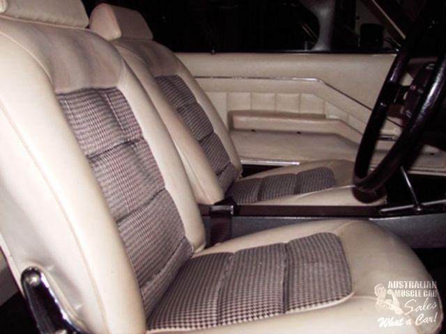 HQ Holden with Flax Black/White Houndstooth insert trim — Monaro GTS Coupe