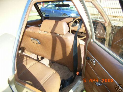 HQ Holden with Chesnut Vinyl trim — Kingswood Sedan