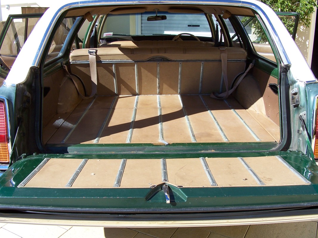 HQ Holden with Antique Saddle vinyl trim — Kingswood Station Sedan